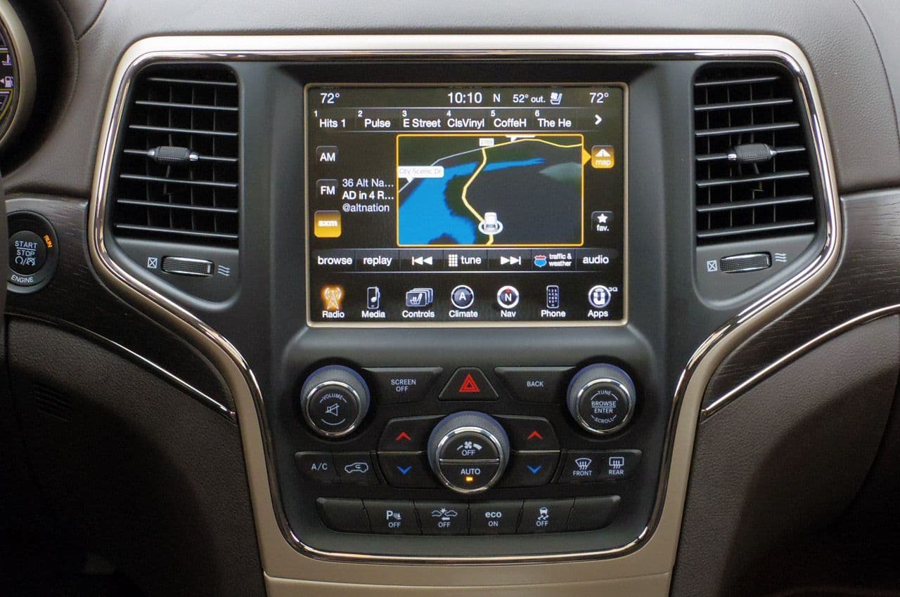 CHRYSLER/JEEP UCONNECT 8.4 RG4/VP4 SAT NAV MAP UPDATE USB EUROPE 2021